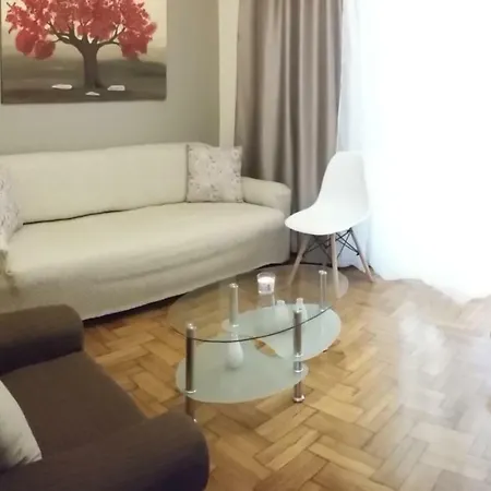 Irida Equanimity And Cozy 塞萨洛尼基