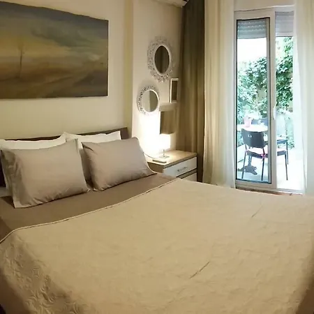 Irida Equanimity And Cozy Apartment *